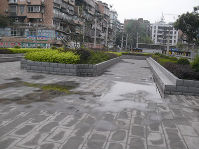 医院文化广场一角